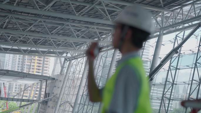 工地用对讲机指挥施工