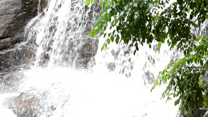 泰国清迈林间瀑布