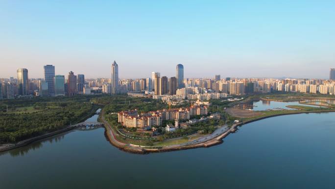 海南自贸港海口万绿园城市建筑清晨风光航拍