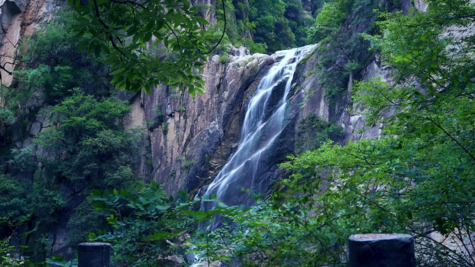 瀑布高山流水深山一线天