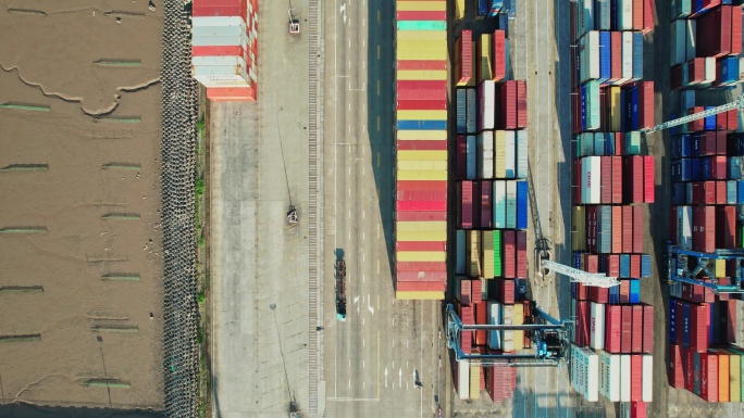 航拍集装箱港口码头