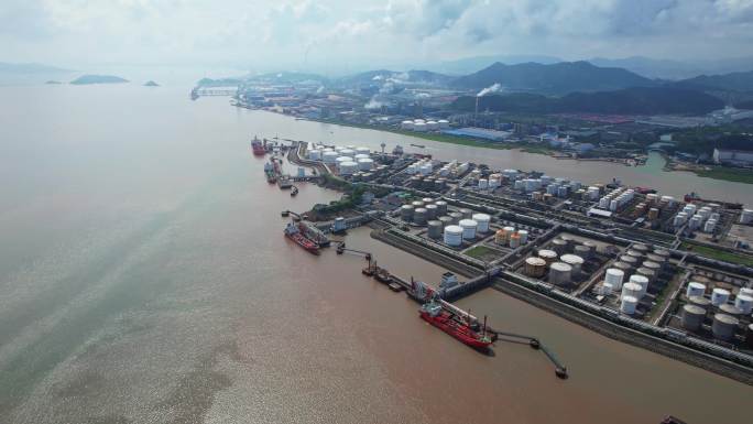 宁波镇海海运港口散货码头