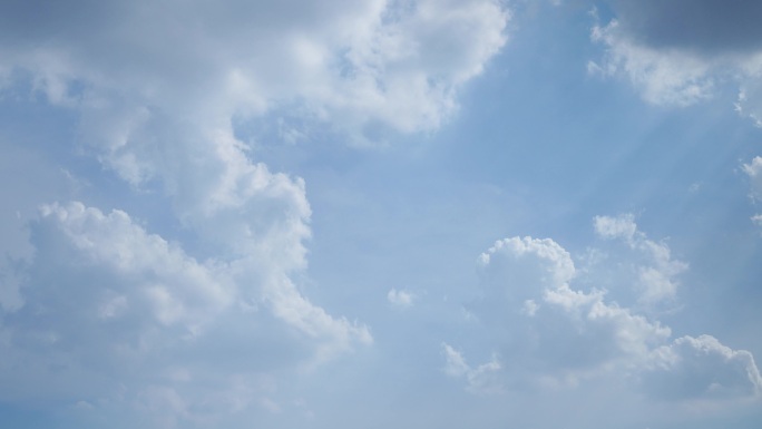 天空的云彩翻滚气势磅礴