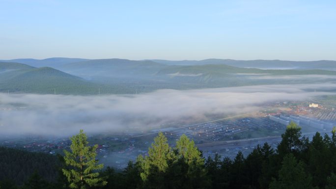 大兴安岭山谷林场山村晨雾延时