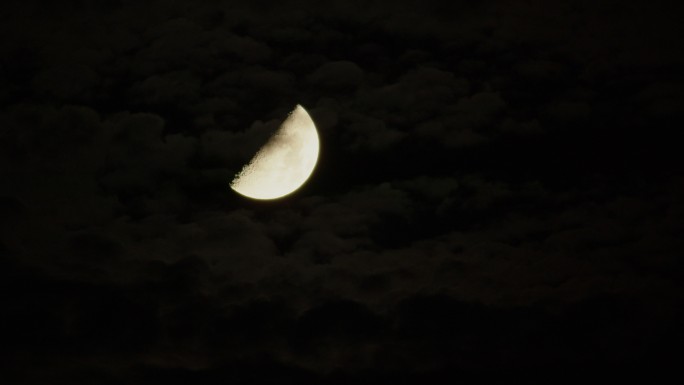 半个月亮穿云过【10bit延时】