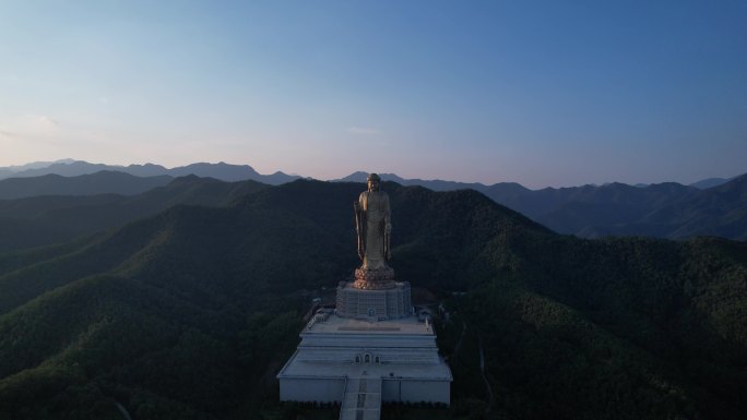 飞向大佛山林