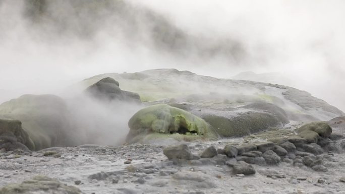新西兰怀奥塔普地热公园地表岩石