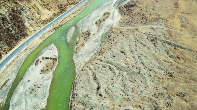 4K理塘河流与318国道高原航拍素材