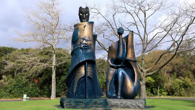 新西兰罗托鲁瓦政府花园雕周边雕塑