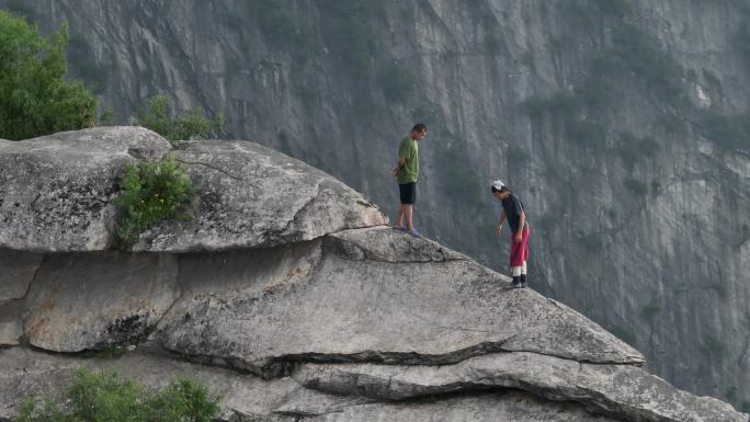 道士隐居探险秦岭爬山野外旅行嘉午台航拍