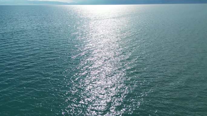 新疆赛里木湖晴天多段航拍
