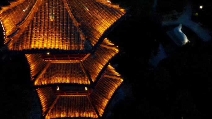 兴庆公园的制高点夜晚亮起的彩云间塔