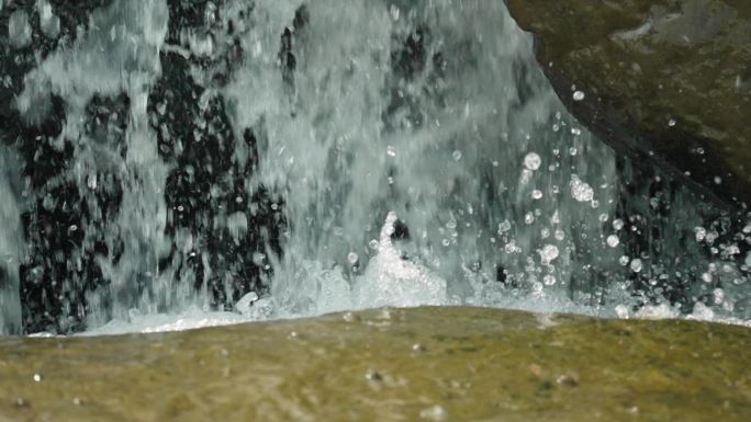 山泉水河流小溪水流小河流淌