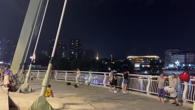 城市夜景大桥河流游船露天歌手02