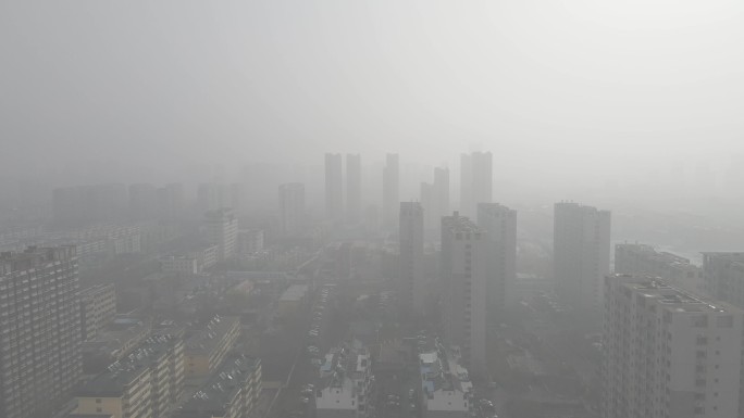 大雾霾城市航拍