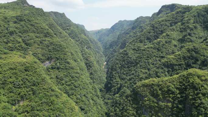 航拍大自然青山山谷风景 (3)