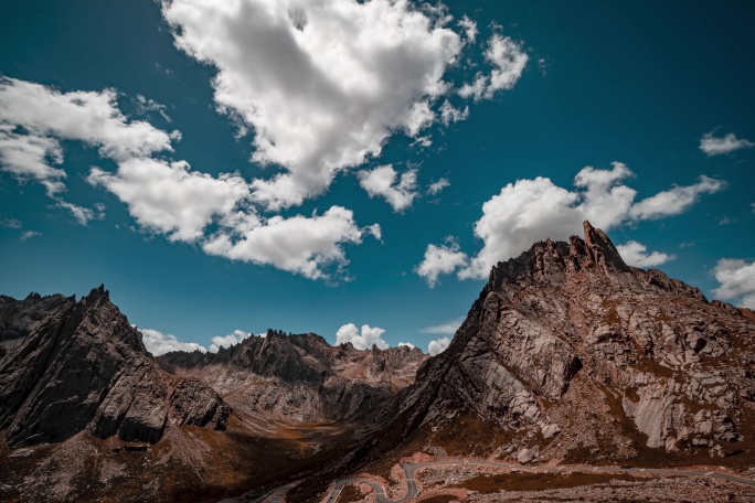 高山风景延时云卷云舒