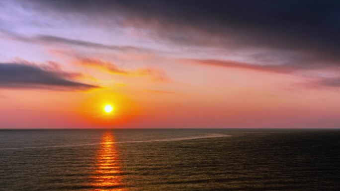 青海湖黑马河日出