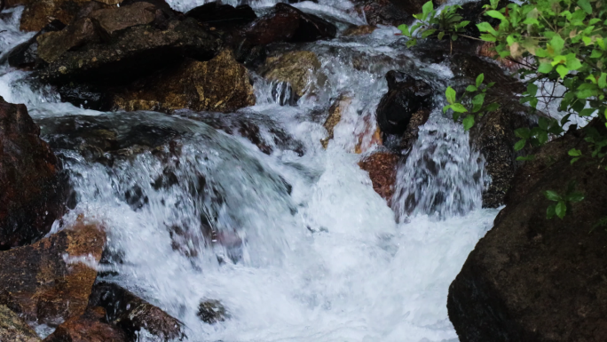 高清实拍自然环境河流小溪水花视频