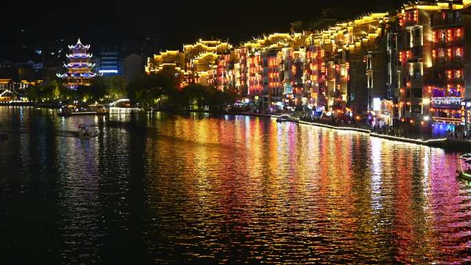 4K中国最美古镇镇远古镇夜景延时空镜