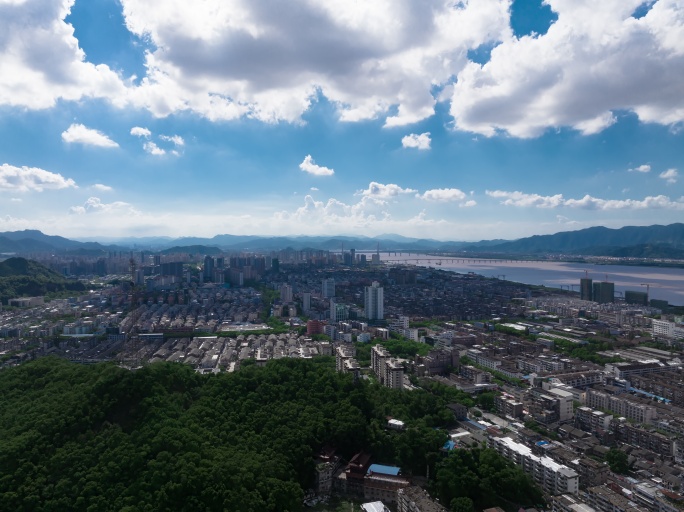 5k延时航拍蓝天白云下的台州椒江老城区