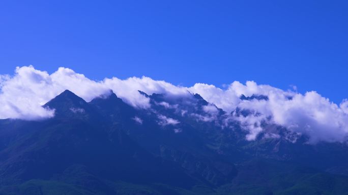 4K玉龙雪山云雾缭绕延时合集