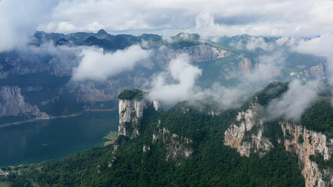 4K航拍化屋村（晨雾）