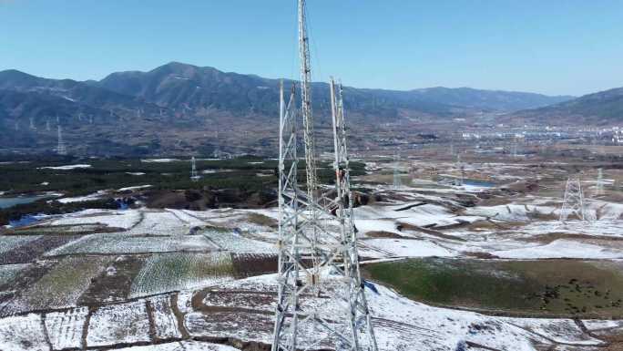 雪地500千伏高压线铁塔施工
