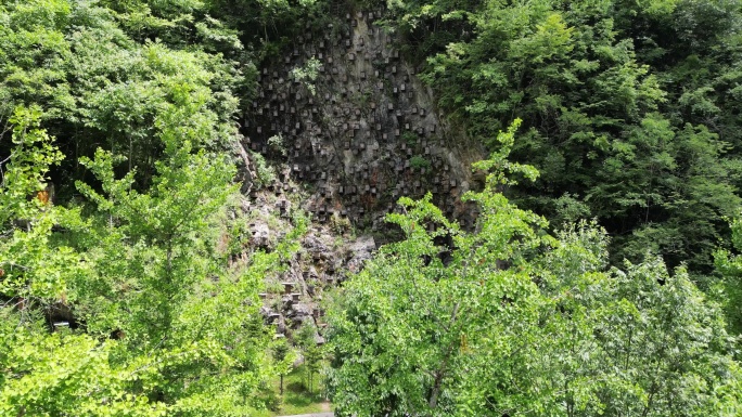 湖北神农架5A景区官门山蜂箱