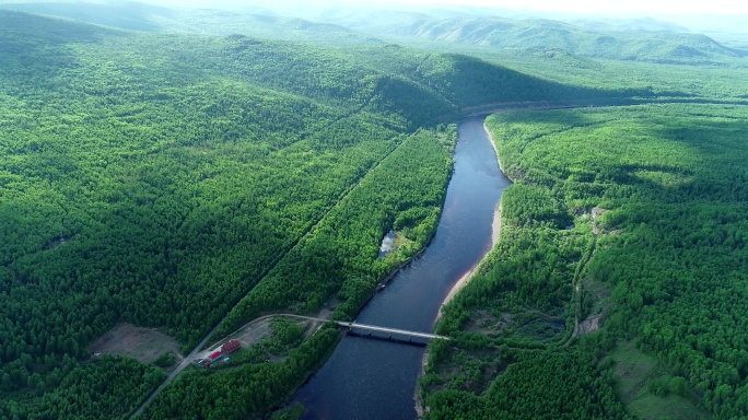 航拍大兴安岭激流河原始森林