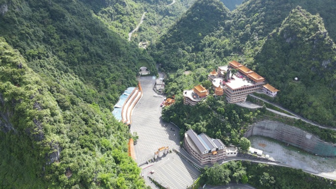 航拍中国弄拉普陀寺