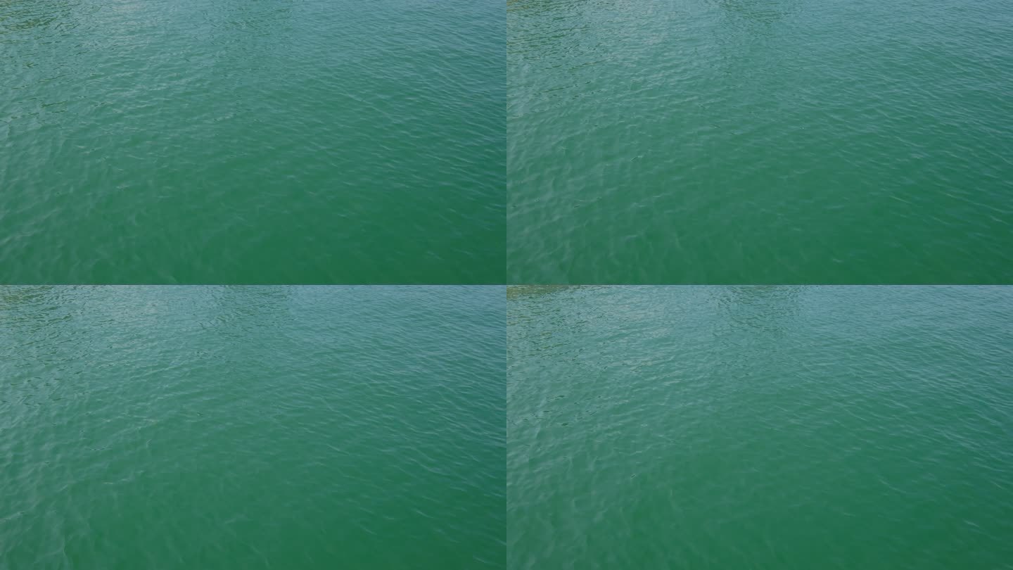 碧绿的湖面