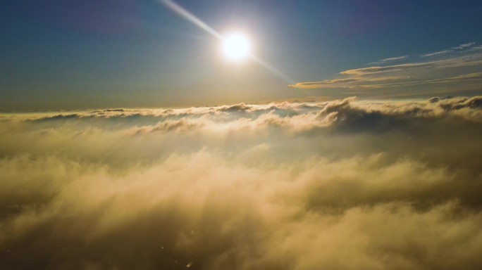 云海航拍穿越云层云上日出