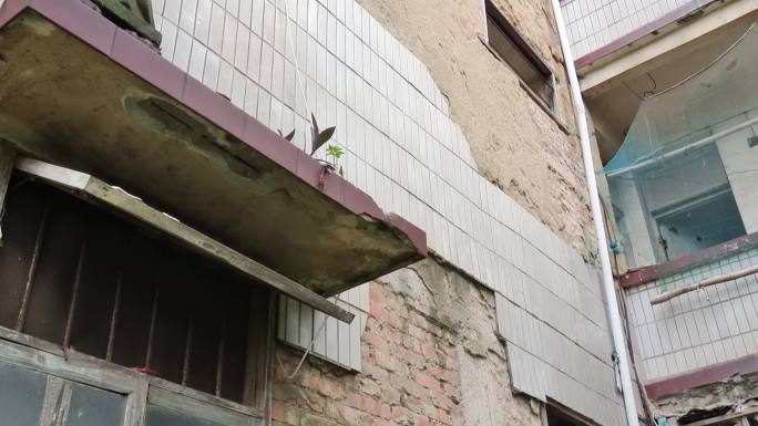 豆腐渣工程质量问题住宅楼腐败楼盘瓷砖脱落