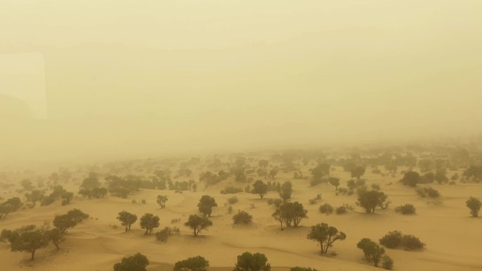 火车窗外风景沙尘暴沙漠风景