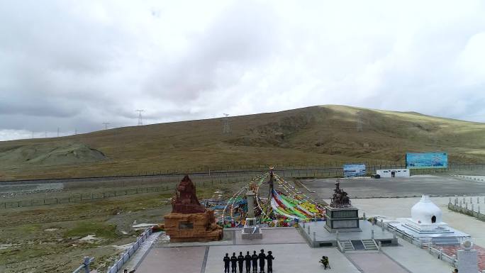 航拍青海可可西里索南达杰雕像纪念碑合集