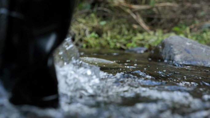 跋山涉水