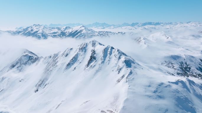 航拍冬季中国四川夹金山风景