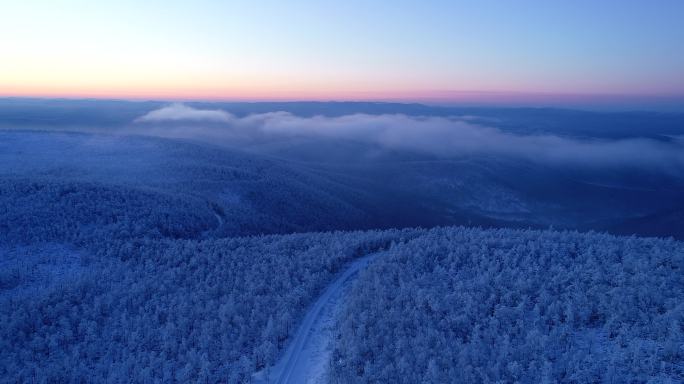 航拍大兴安岭雪色山林冷空气