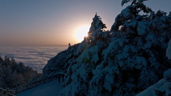 峨眉山云海日出