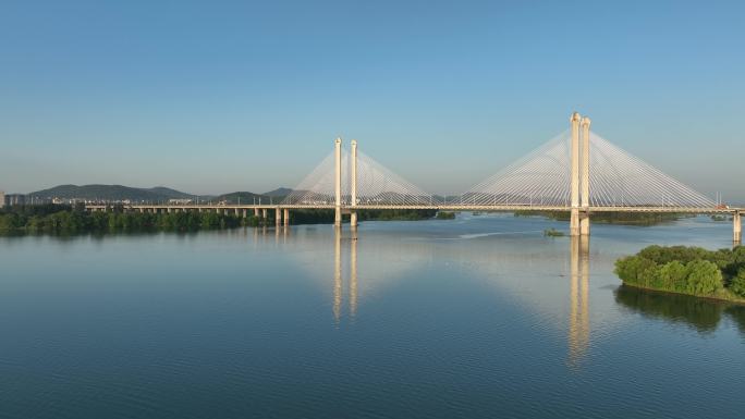 航拍襄阳卧龙大桥汉江国家湿地公园风光