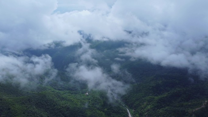 4K航拍短片.北京妙峰山云海之一