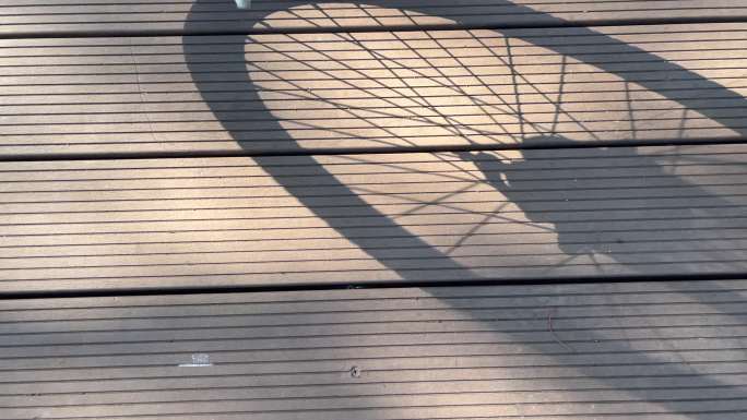自行车轮影子