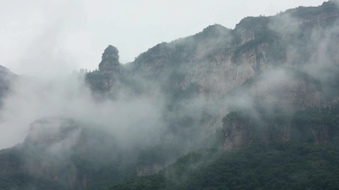 林州太行大峡谷雨中云雾 延时摄影