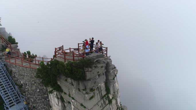 神农山观景台老法师拍照