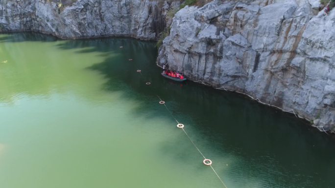 石花水洞游湖