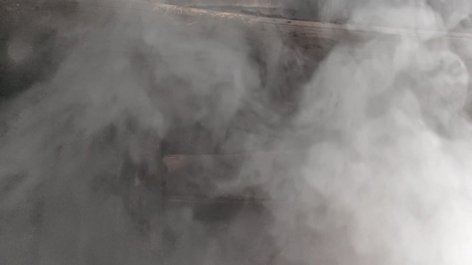 烟雾缭绕火烟流走烟雾弥漫飘流的烟地表高温
