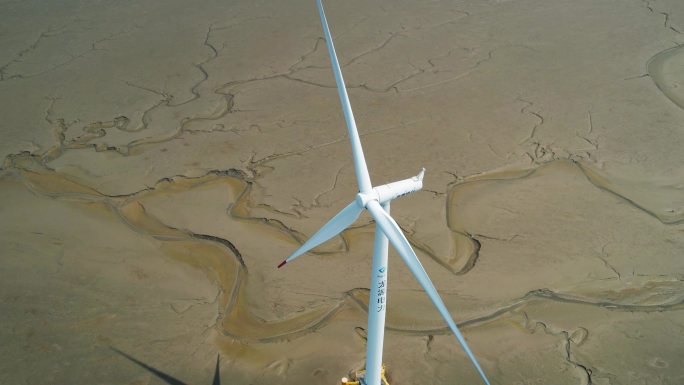 航拍滩涂风力发电场