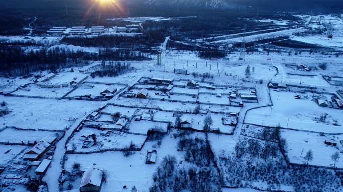 航拍山村雪景