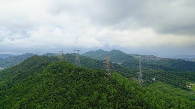 0002_D航拍城市建筑群大景青山云层